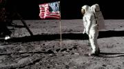 La Humanidad llega a la Luna. Los ovnis acompañan /Por Antonio Las Heras