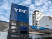 Desde esta medianoche, YPF sube el precio de la nafta y el gasoil en todo el país