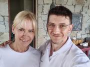 Qué le cocina a los famosos este hermano mayor: Germán Viero, de Villa Regina a chef de Valeria Mazza