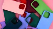 Con un sencillo truco de costura: te explico cómo decorar la funda de tu celular usando retazos