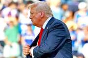 Trump se roba la medalla original en la entrega del Mundial de Clubes que le correspondía al campeón, Chelsea