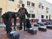 Un perro de Gendarmería detectó 1.400 kilos de marihuana en un camión que iba a Chile