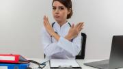 ¡Alerta para migrantes en EEUU! Restringen servicios de salud en estos tres estados: sepa porqué