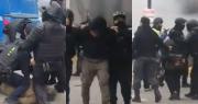 Desalojan a comunidades mapuches que se encadenaron en Casa de Gobierno de Neuquén: hubo 17 detenidos