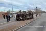 Robó una camioneta, volcó tras una persecución y cuando lo llevaron al hospital intentó escapar otra vez