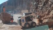 Una enorme piedra cayó sobre la ruta nacional 68 y complicó el tránsito camino a Cafayate 