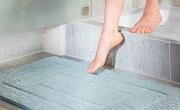 Chau alfombra de baño: la nueva tendencia sustentable y estética para reemplazarla