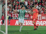 Banfield metió un triunfazo en Rosario: 2-1 a Newell's con dos bombazos de Auzmendi