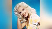 El escote que hizo temblar a Hollywood: la noche en que Jayne Mansfield eclipsó la bienvenida de Sofía Loren