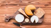 Ni el Cheddar ni el Brie: estos son los quesos más sanos que puedes consumir para proteger tu organismo con el mejor menú