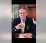 Jaime Dunn ofrece a los candidatos su plan de gobierno para que lo usen si ganan las elecciones