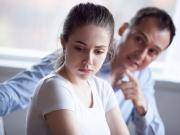 El significado de quedarse en silencio ante los problemas, según la psicología
