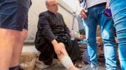 El cura argentino desmintió a Netanyahu tras el ataque a la iglesia en Gaza: El impacto fue directo