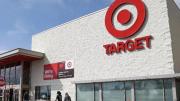 Localizan cadáver de un anciano en estacionamiento de la tienda Target: estaba dentro de una camioneta