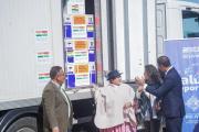 Bolivia recibe 300.000 vacunas de donación de la India contra el sarampión y rubéola