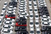 (VIDEO) Autos eléctricos chinos toman la delantera en Venezuela con diversas opciones de transporte