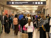 Con el hall lleno y con algo de incertidumbre por una asamblea gremial, arrancó el éxodo de vacaciones de invierno en Aeroparque