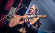 Furor en el folklore por el show que une a Los Manseros Santiagueños y Peteco Carabajal