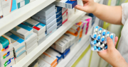 Cierran todas sus sucursales: la reconocida cadena de farmacias que se declaró en bancarrota