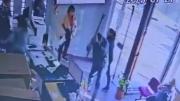 Relatos Salvajes en Santa Fe: un hombre atacó una oficina con un pico tras discutir por un artefacto quemado