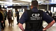 Inmigrante herido es abandonado frente a un hospital tras tiroteo contra agente de CBP: intentó asaltar al funcionario