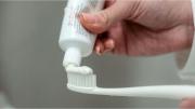 ANMAT prohibió un producto de una famosa marca de dentífrico por causar “lesiones en la boca”