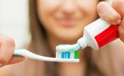 ¡Cuidado! ANMAT prohibió la venta de una pasta de dientes de la reconocida marca Colgate: los motivos