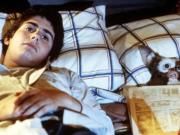Fue galán adolescente y pagó el costo de una decisión arriesgada: la vida hoy del protagonista de Los Gremlins
