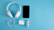 ¡Tendencia inesperada! La Generación Z revive los auriculares de cable y desafía al mercado