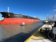 Histórico: Puerto Rosales recibió su primer buque Suezmax que llevará 700.000 barriles de Vaca Muerta