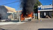 Se le incendió el auto mientras circulaba por calle Alem