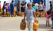 Vecinos reportan falta de GLP en Santa Cruz; analista advierte que hay déficit