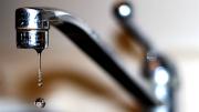 Ataque oficial sobre el derecho de acceso al agua