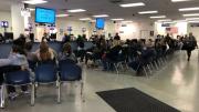 Cierran una de las sucursales del DMV más concurridas de Illinois: autoridades pelean en redes por la decisión