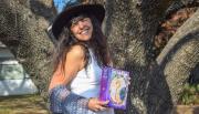 María Baylac presentó su libro Tarot de los Milagros