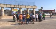 Vecinos bloquean la carretera que conecta Santa Cruz de la Sierra con Warnes por una obra inconclusa