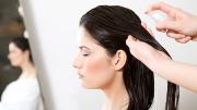 Un chorrito de este tónico casero será suficiente para ocultar las canas y rejuvenecer el cabello al instante