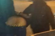 Violento se negó a irse de la casa de su ex y golpeó a una policía