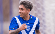 Está dispuesto: tras el interés de River, Vélez definió el futuro de Maher Carrizo y hay impacto