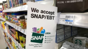 ¡Alerta beneficiarios! seis estados endurecen el control de SNAP: ¿Qué no puedes comprar?