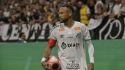 El mal momento de Neymar: festejó un gol que no fue, discutió fuerte con hinchas y Santos está en zona de descenso