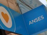 El Gobierno oficializó el aumento de jubilaciones, pensiones y AUH: cuánto se cobrará en agosto