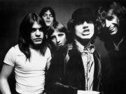 A 45 años de Back in Black de AC/DC, un disco de duelo y rodeado de fantasmas por la muerte del cantante Bon Scott