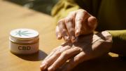La Anmat prohibió una crema elaborada con aceite de cannabis