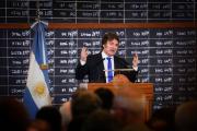 Javier Milei apuntó contra el Grupo Clarín y lo calificó como el gran operador argentino”