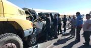 La Paz: Minibús atropella y mata a un obrero vial, luego choca contra una volqueta y deja 12 heridos, reporta la Policía