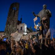 Los ucranianos protestan contra Zelenski en defensa de los organismos anticorrupción
