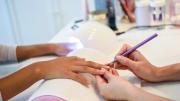 ¡Como actriz de Hollywood! Aprende el secreto de las manicuristas de las estrellas: uñas cortas y elegantes hechas en casa