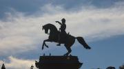 De Argentina para el mundo: los monumentos de San Martín que existen en países que ni te imaginas