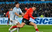 Carrillo jugó sin máscara y le dio el éxito al Pincha